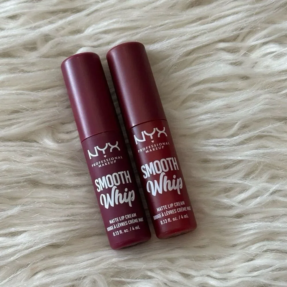 Nyx Smooth Whip Blurring Matte Lip Cream Parfait & Velvet Robe